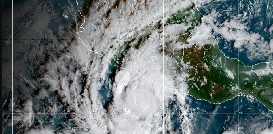 Huracán Rick provoca lluvias en Guerrero, Michoacán, Colima, Jalisco y Oaxaca