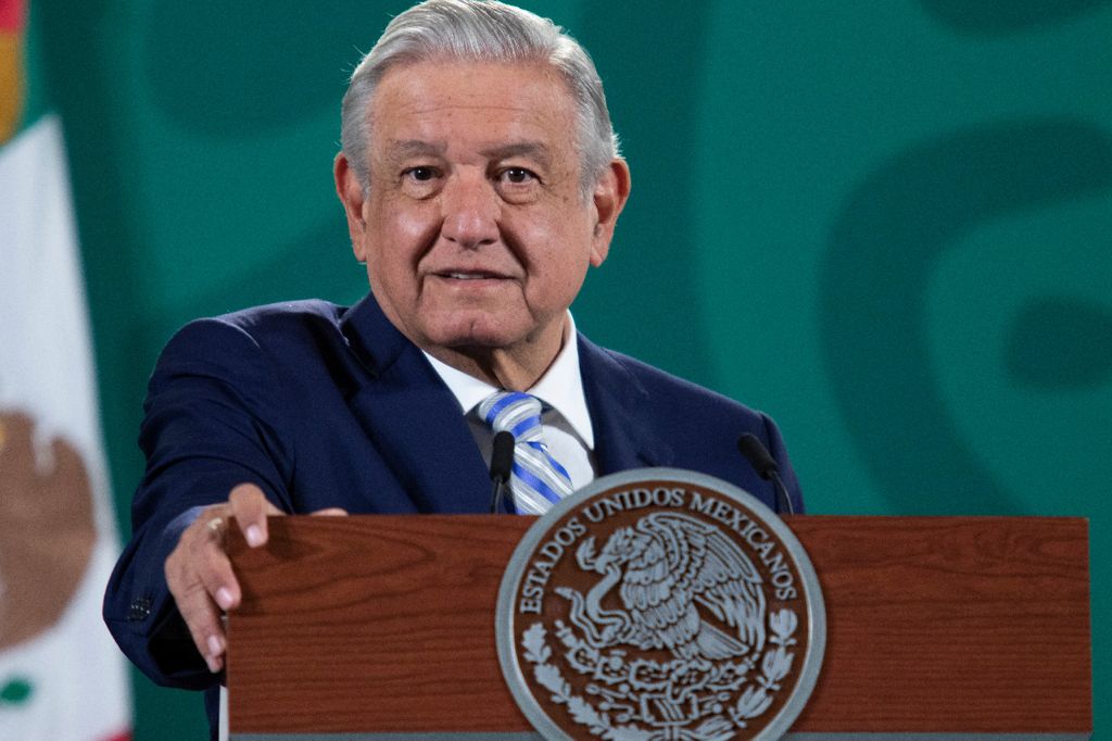 De acuerdo con el criterio de oportunidad: AMLO