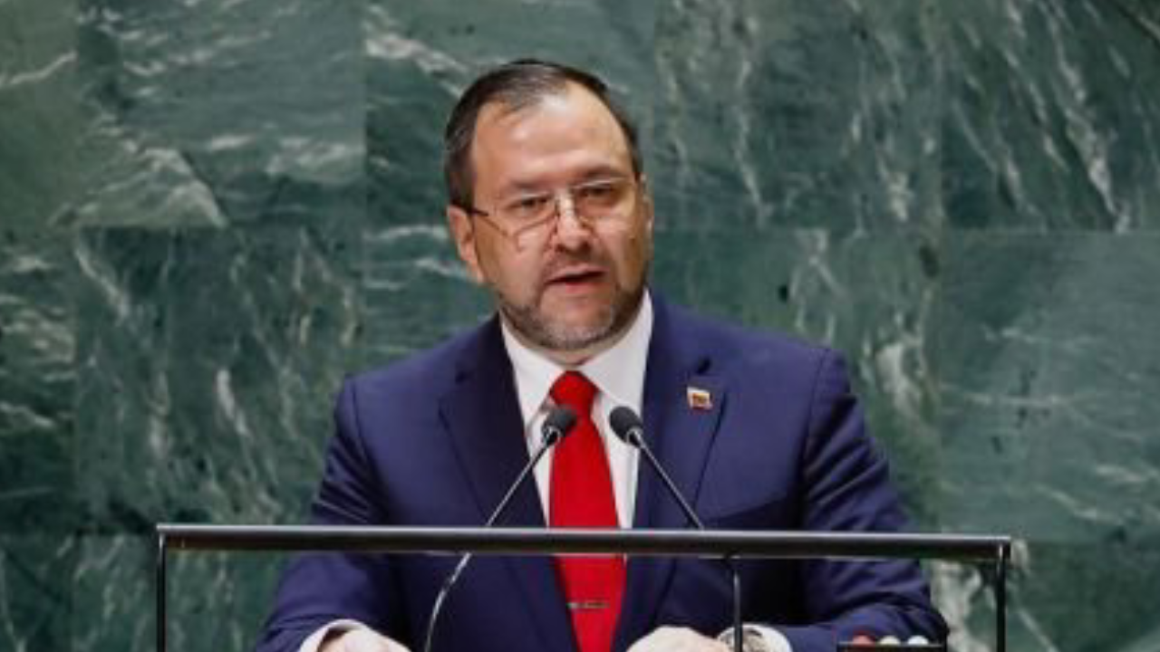 "La diplomacia en llamas: el secretario de Estado desata una tormenta al emitir declaraciones discriminatorias contra América Latina, generando un escándalo regional con graves implicaciones para la cooperación internacional".