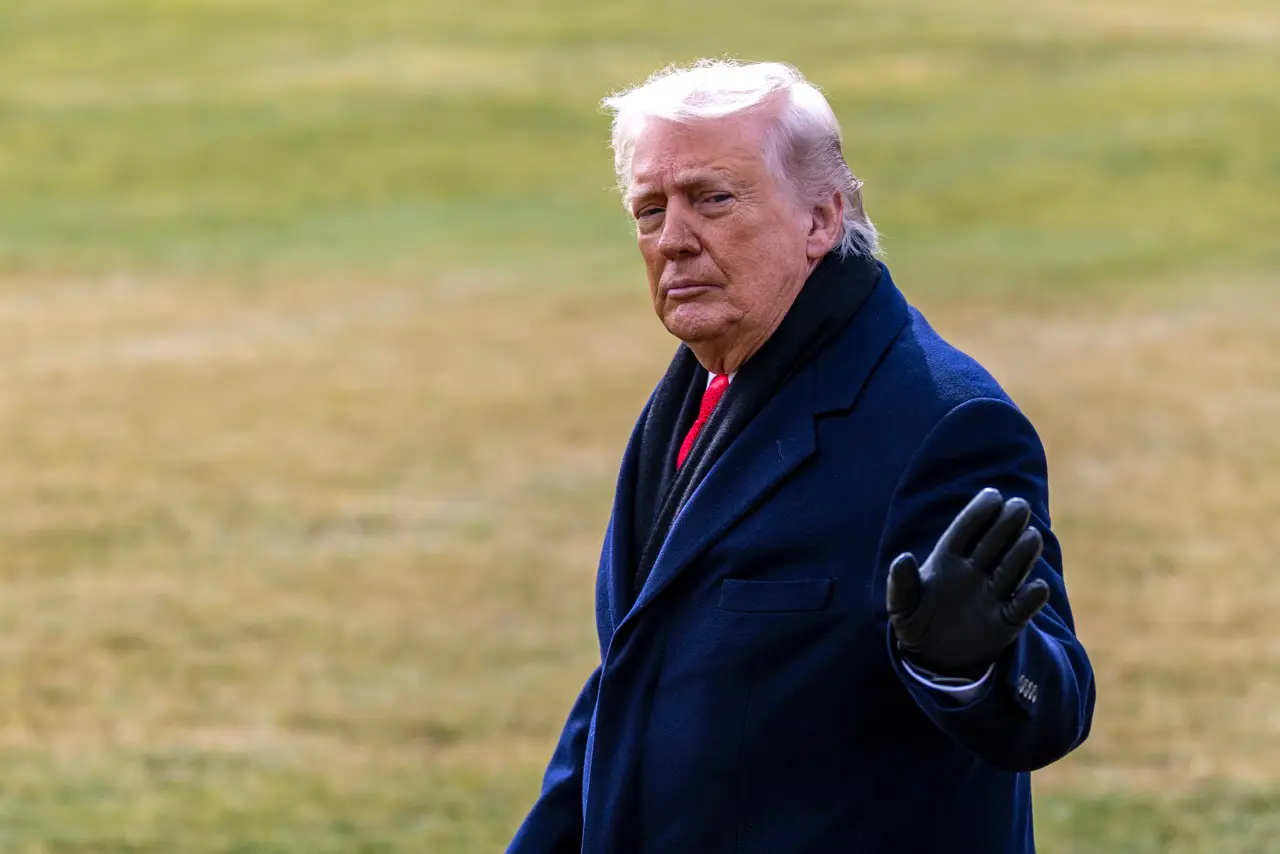 La Alta Corte de Justicia de EE. UU. se Prepara para Decidir el Futuro del Comercio Internacional: La Constitucionalidad de los Aranceles de Trump Está en Juego